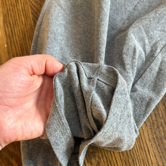 Maternity soft cozy gray cropped pants - Picture 4 of 4